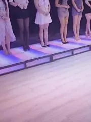 上海 - 闵行区高颜值老师闵行嫩妹T台海选秀实拍