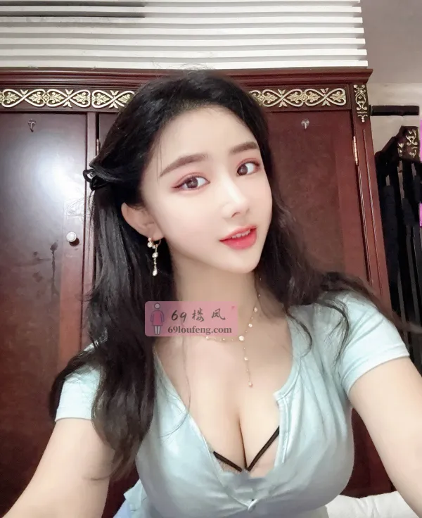 后人巨乳翘臀罗湖希希 - 广东-深圳 楼凤实拍第1张