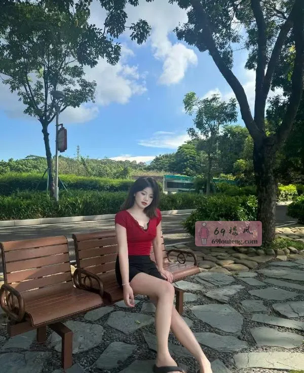 福田长腿大胸嫩妹 - 广东-深圳 楼凤实拍第3张