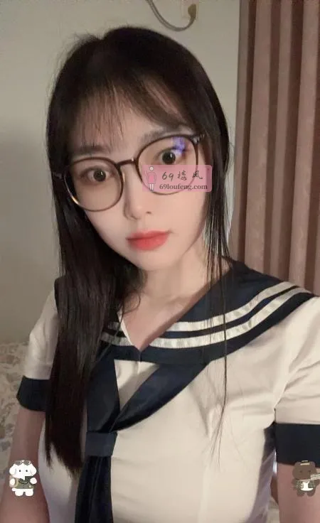 温柔大胸眼镜老师 - 广东-深圳 楼凤实拍第1张