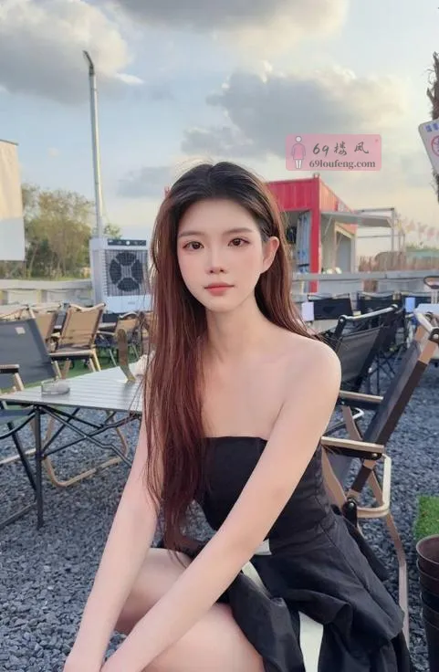 长腿肤白颜值嫩妹 - 广东-深圳 楼凤实拍第3张