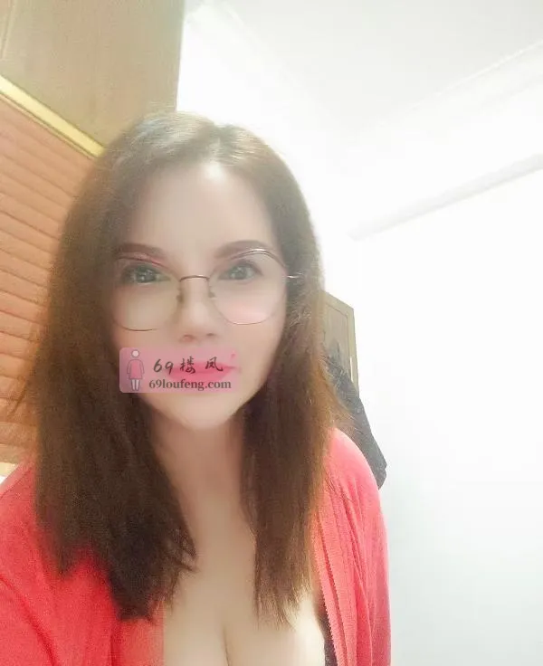 白云闷骚包臀熟女 - 广东-广州 楼凤实拍第1张