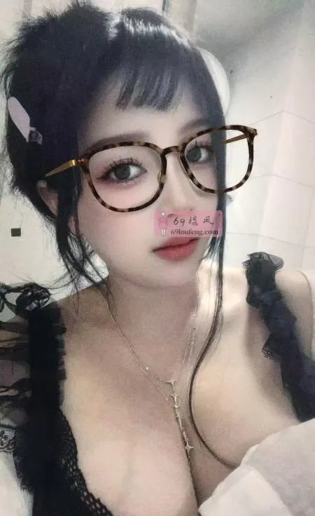 爆乳蔡蔡 - 湖北-武汉 楼凤实拍第4张