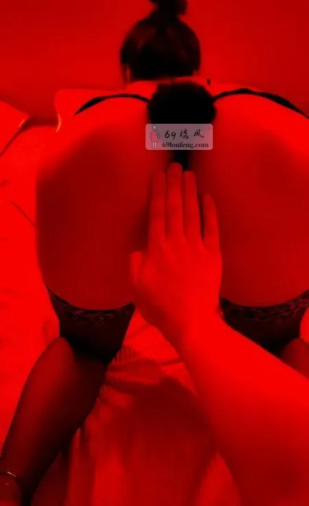 舌吻风骚美妇 - 安徽-合肥 楼凤实拍第1张