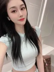 杨浦江苏妹子小诗施 真实工作室环境 (地点：上海 - 杨浦区)