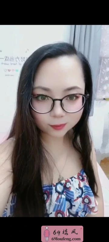 肥臀服务系御姐 真实工作室环境 (地点：天津 - 河西区)