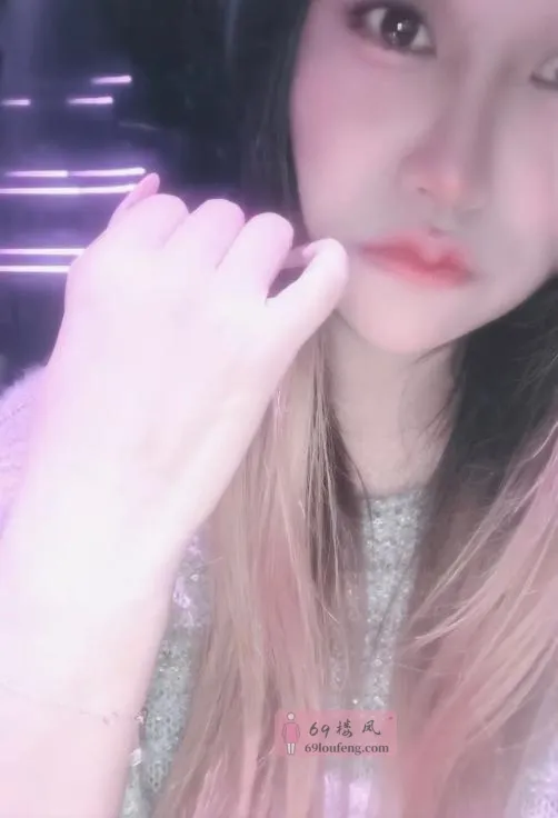 M属性大姐姐 - 广东-深圳 楼凤实拍第1张