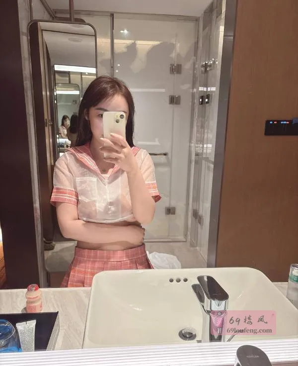 丰满大胸茶茶老师 - 广东-深圳 楼凤实拍第3张