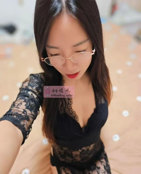 黑丝眼镜少妇 - 江苏-苏州 楼凤实拍第2张