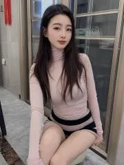 温柔体贴颜值女友老师 真实工作室环境 (地点：广东 - 深圳)