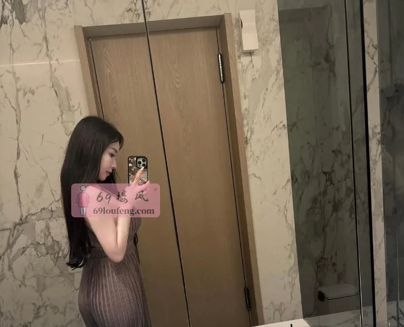 童颜巨乳美女老师 - 江西-南昌 楼凤实拍第4张