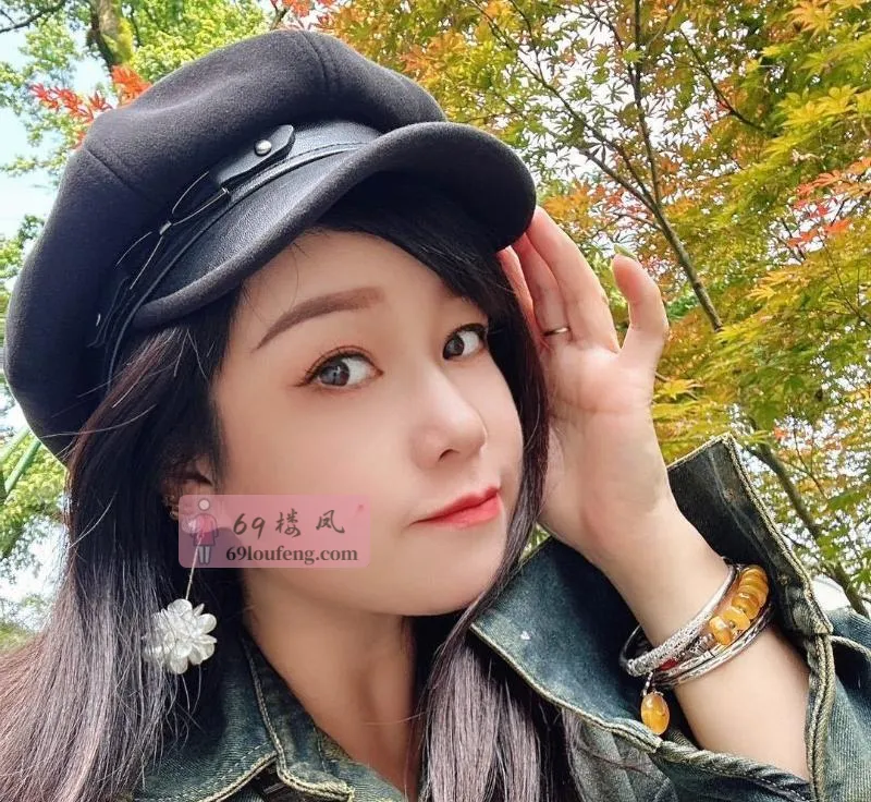 【独家】湖南 - 长沙 老师 少妇幸运女神 内部实拍