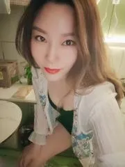 下沙少妇 真实工作室环境 (地点：浙江 - 杭州)