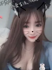 秦淮西域大奶妹骚女 真实工作室环境 (地点：江苏 - 南京)