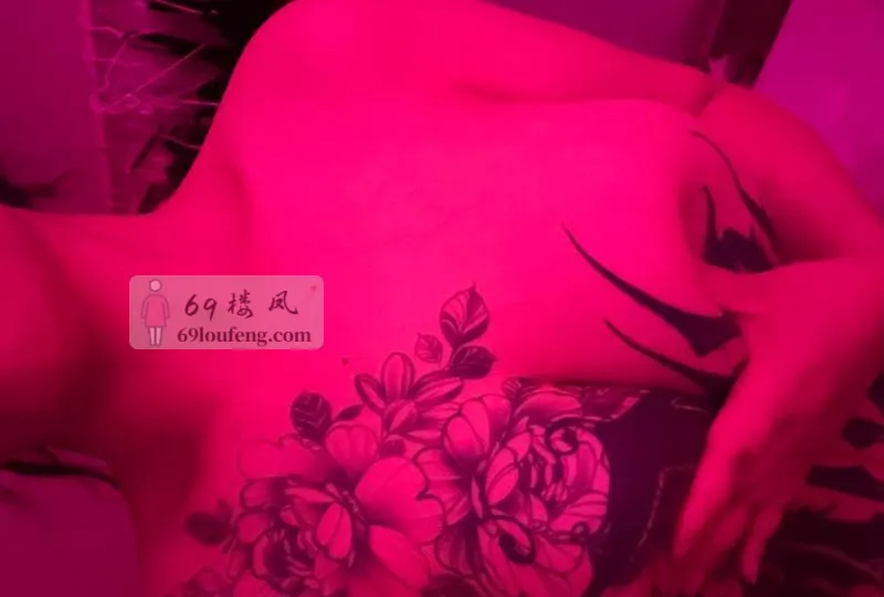 纹身大奶玫瑰 - 四川-成都 楼凤实拍第1张