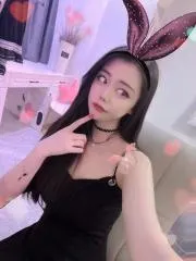 南京纯欲颜值女友 真实工作室环境 (地点：江苏 - 南京)