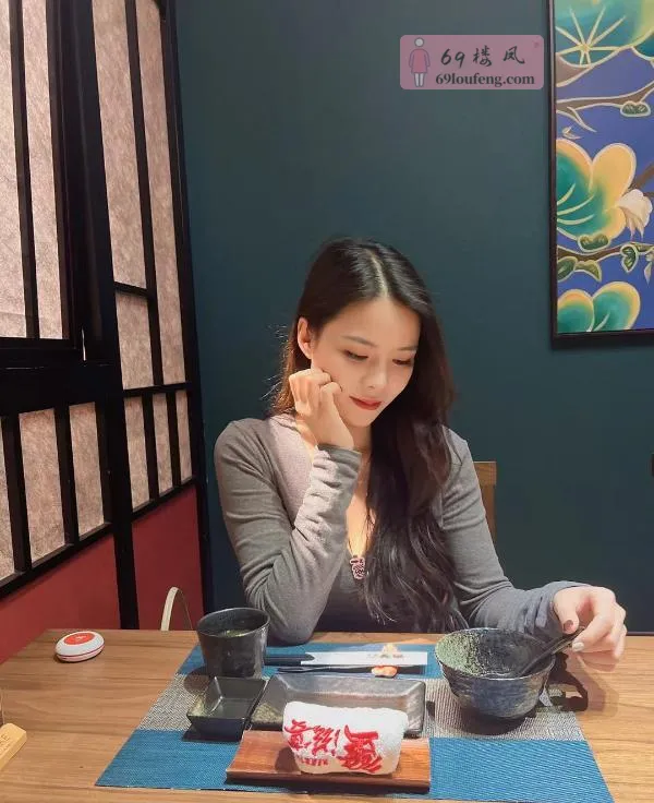 黑丝翘臀美女 - 广东-广州 楼凤实拍第1张