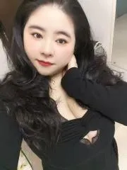 【独家】广东 - 深圳 老师 南山肥臀乳神露露 内部实拍