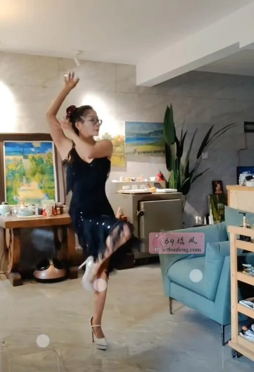 双飞舞蹈姐妹腰细胸大 - 安徽-合肥 楼凤实拍第1张