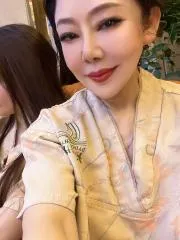 江苏 - 南京高颜值老师兼职熟女实拍