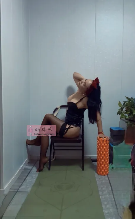 老师春节也加班 - 江苏-南京 楼凤实拍第1张