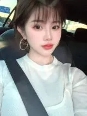 【江苏 - 苏州】大奶浪姐女上吸精 最新实拍图片