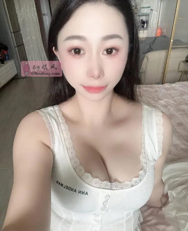 大胸翘臀妹子 - 湖北-武汉 楼凤实拍第1张