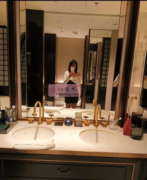 珠江路大胸潮喷OL - 江苏-南京 楼凤实拍第3张