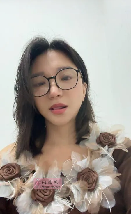 大胸眼镜骚妇 - 浙江-杭州 楼凤实拍第3张