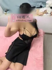 成华大屁股榕榕 四川 - 成都线下实拍无遮挡