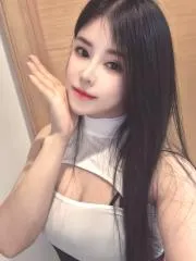 昆山服务系美女 真实工作室环境 (地点：江苏 - 苏州)