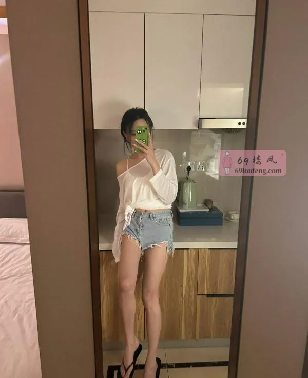 翘臀大长腿薇娅 - 江苏-苏州 楼凤实拍第3张