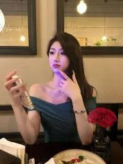 青浦服务控小丸子 真实工作室环境 (地点：上海 - 青浦区)