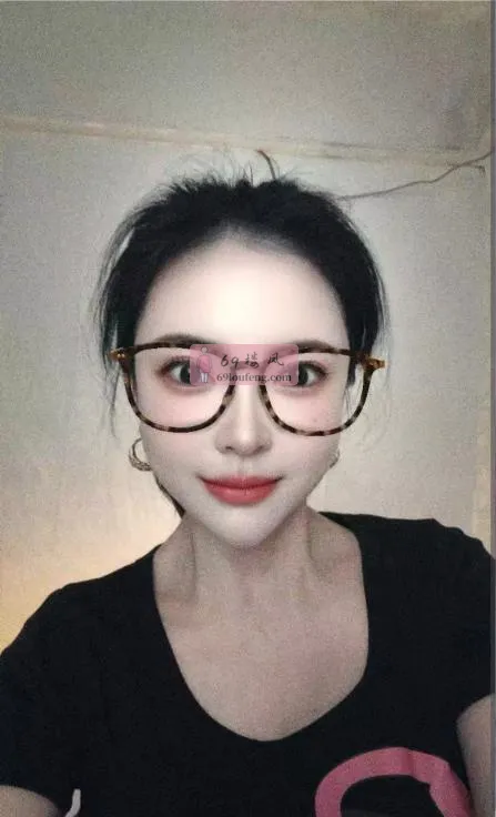 双飞眼镜儿妹妹和闺蜜 - 广东-广州 楼凤实拍第2张