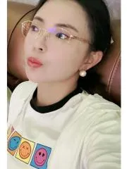 广东 - 广州高颜值老师双飞眼镜儿妹妹和闺蜜实拍