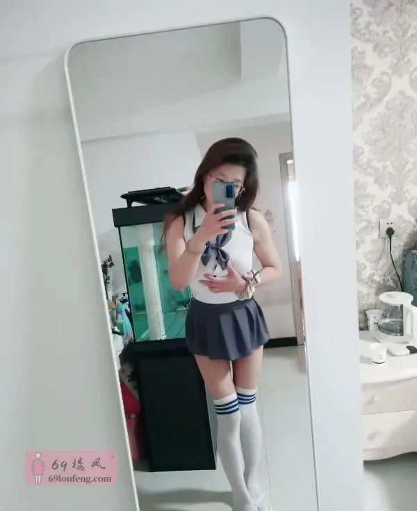 二刷反差眼镜骚鱼儿 - 陕西-西安 楼凤实拍第1张