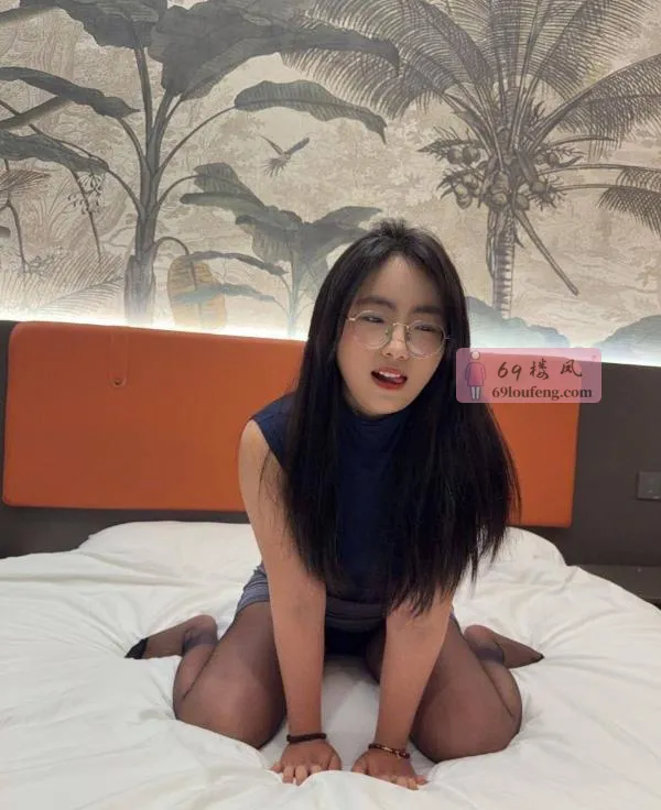 呆萌可爱丝袜美女 - 上海-浦东新区 楼凤实拍第2张