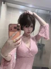 颜值大奶kiki 真实工作室环境 (地点：广东 - 深圳)