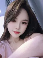 性感动人小少妇 真实工作室环境 (地点：广东 - 广州)