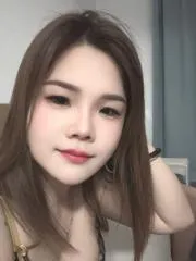 妩媚骚货姐姐 真实工作室环境 (地点：广东 - 广州)