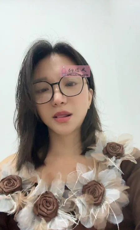 上城眼镜少妇小画 - 浙江-杭州 楼凤实拍第3张