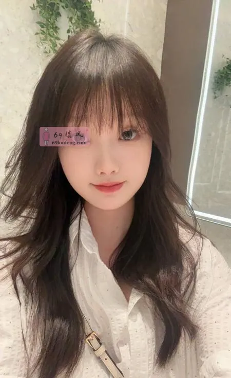 福田清纯兼职小姐姐 - 广东-深圳 楼凤实拍第1张