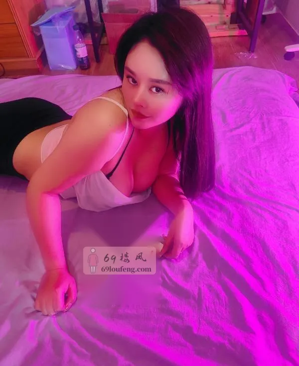 梨形制服大波妹 - 江苏-南京 楼凤实拍第4张