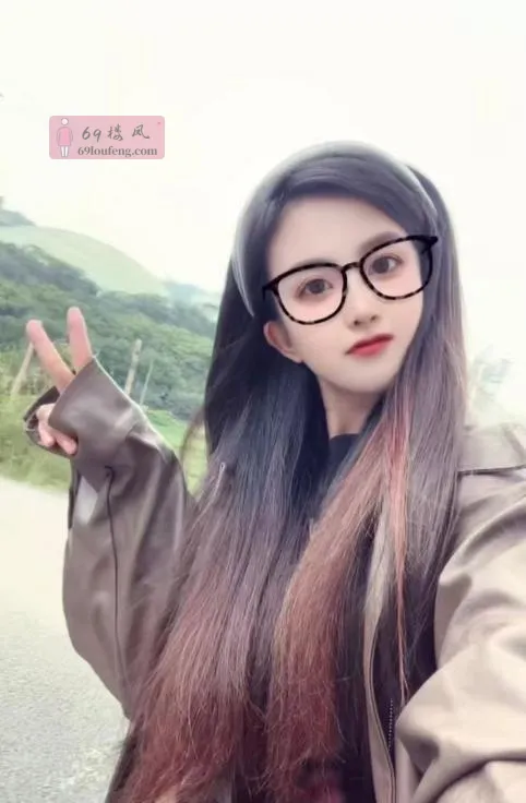 黑丝秋秋老师 - 浙江-杭州 楼凤实拍第4张