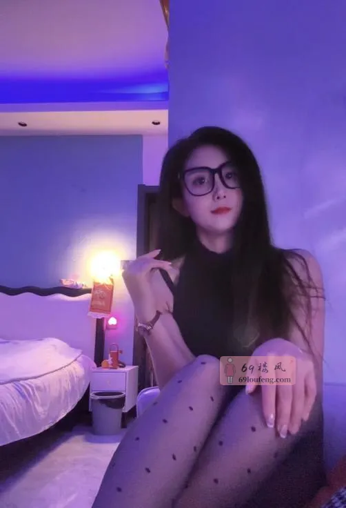 黑丝秋秋老师 - 浙江-杭州 楼凤实拍第2张