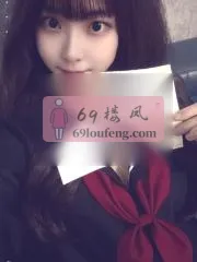 湖北 - 武汉 宅男福利推荐：性感翘臀月月老师 实景