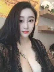 体验潮喷骚妖精 真实工作室环境 (地点：广东 - 深圳)