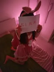 河南 - 郑州 宅男福利推荐：制服兔女郎 实景