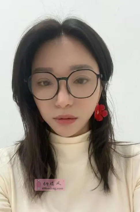上城眼镜少妇小画 - 浙江-杭州 楼凤实拍第2张