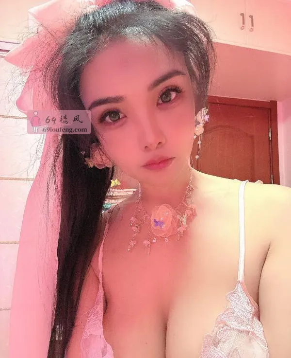 姑苏巨乳骚女 - 江苏-苏州 楼凤实拍第2张